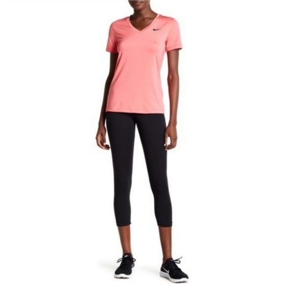 Nike Black Cropped Workout Legging Women's Medium M Logo Spellout Athletic EUC - Picture 4 of 11